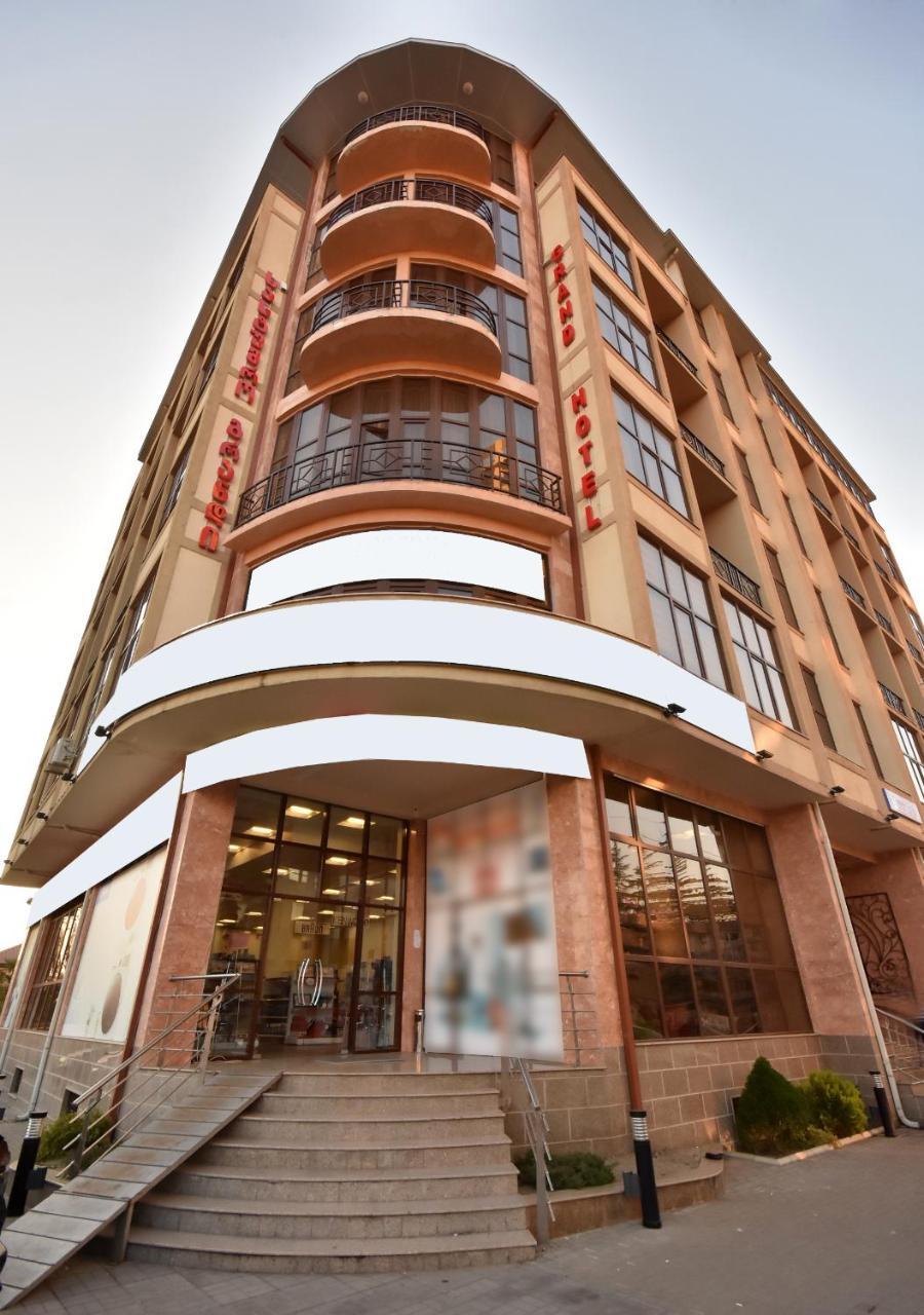 Hotel Grand Zugdidi Extérieur photo